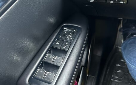 Lexus RX IV рестайлинг, 2017 год, 4 400 000 рублей, 25 фотография