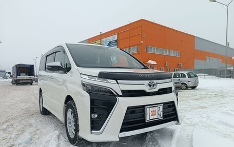Toyota Voxy III, 2018 год, 2 770 000 рублей, 4 фотография