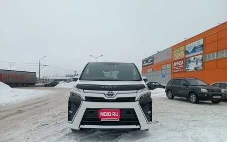 Toyota Voxy III, 2018 год, 2 770 000 рублей, 5 фотография