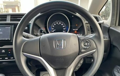 Honda Fit III, 2018 год, 850 000 рублей, 6 фотография
