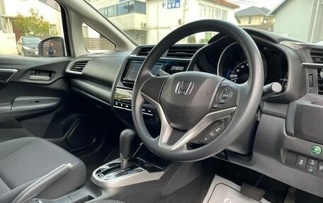 Honda Fit III, 2018 год, 850 000 рублей, 5 фотография