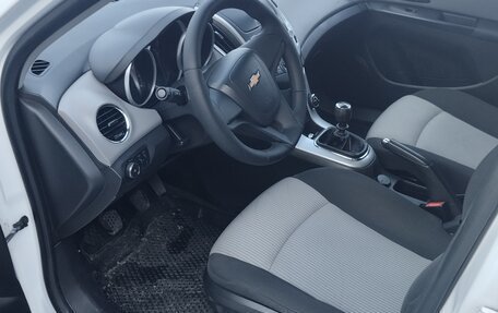 Chevrolet Cruze II, 2014 год, 950 000 рублей, 9 фотография