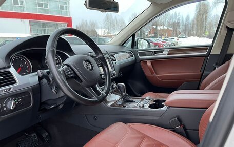 Volkswagen Touareg III, 2015 год, 2 950 000 рублей, 9 фотография