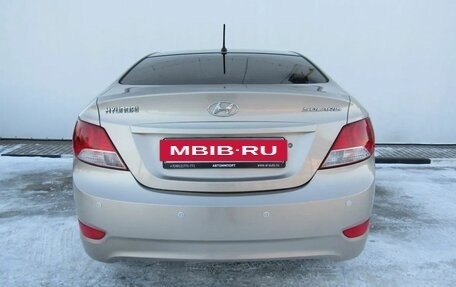 Hyundai Solaris II рестайлинг, 2011 год, 870 000 рублей, 7 фотография