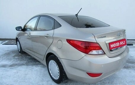 Hyundai Solaris II рестайлинг, 2011 год, 870 000 рублей, 6 фотография