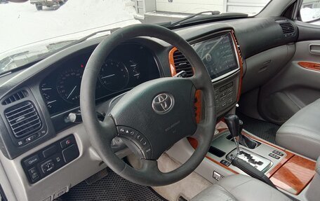 Toyota Land Cruiser 100 рестайлинг 2, 2006 год, 2 500 000 рублей, 16 фотография
