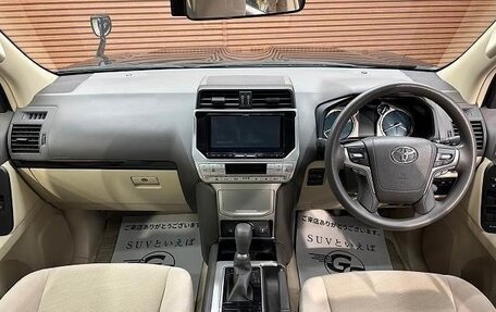 Toyota Land Cruiser Prado 150 рестайлинг 2, 2020 год, 3 770 000 рублей, 8 фотография