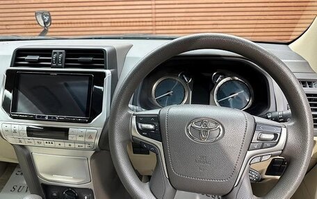 Toyota Land Cruiser Prado 150 рестайлинг 2, 2020 год, 3 770 000 рублей, 11 фотография