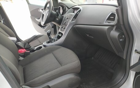 Opel Astra J, 2014 год, 1 050 000 рублей, 16 фотография