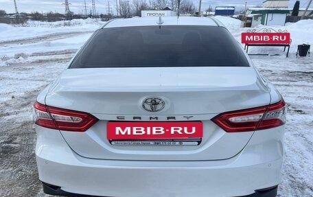 Toyota Camry, 2019 год, 2 990 000 рублей, 6 фотография