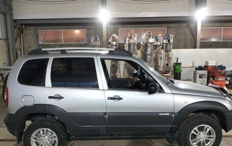 Chevrolet Niva I рестайлинг, 2011 год, 550 000 рублей, 10 фотография