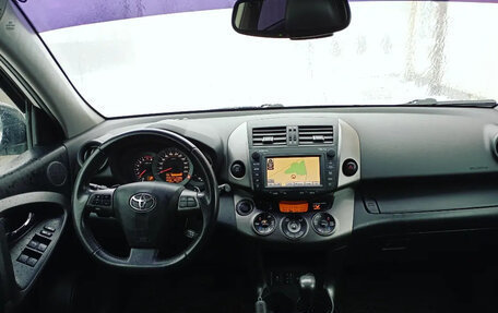Toyota RAV4, 2011 год, 1 685 000 рублей, 2 фотография