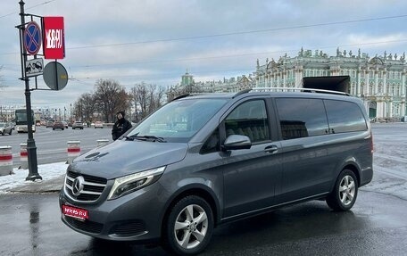 Mercedes-Benz V-Класс, 2018 год, 4 900 000 рублей, 1 фотография