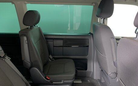Volkswagen Multivan T6 рестайлинг, 2018 год, 3 999 000 рублей, 18 фотография