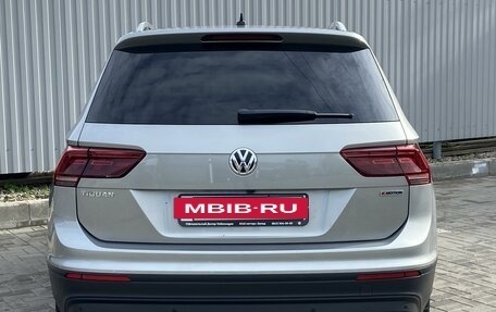 Volkswagen Tiguan II, 2018 год, 3 090 000 рублей, 10 фотография