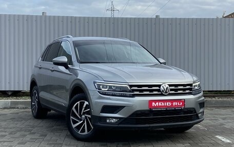 Volkswagen Tiguan II, 2018 год, 3 090 000 рублей, 6 фотография