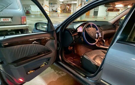 Mercedes-Benz E-Класс, 2005 год, 850 000 рублей, 10 фотография