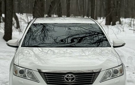 Toyota Camry, 2014 год, 2 300 000 рублей, 2 фотография