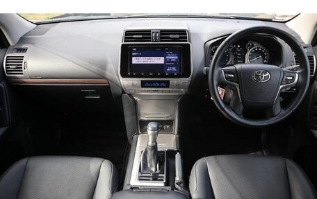 Toyota Land Cruiser Prado 150 рестайлинг 2, 2020 год, 3 700 000 рублей, 10 фотография