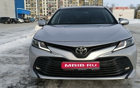 Toyota Camry, 2020 год, 3 250 000 рублей, 2 фотография