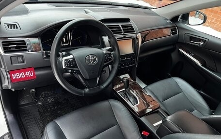 Toyota Camry, 2018 год, 2 290 000 рублей, 8 фотография
