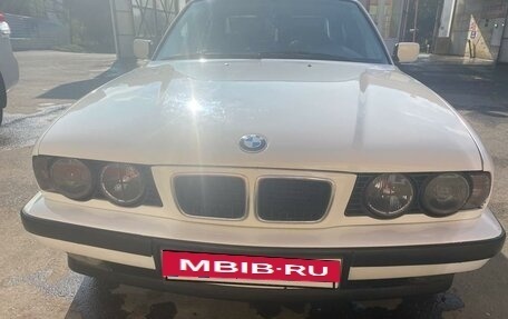 BMW 5 серия, 1992 год, 699 999 рублей, 14 фотография
