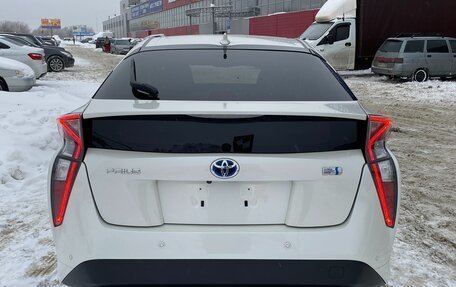 Toyota Prius IV XW50, 2018 год, 1 888 000 рублей, 6 фотография