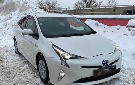 Toyota Prius IV XW50, 2018 год, 1 888 000 рублей, 3 фотография