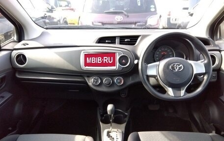 Toyota Vitz, 2014 год, 680 000 рублей, 9 фотография