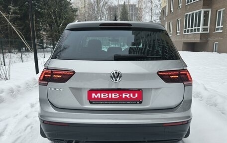 Volkswagen Tiguan II, 2018 год, 1 785 000 рублей, 3 фотография