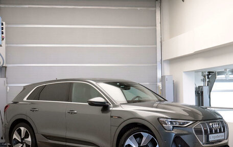 Audi e-tron I, 2020 год, 6 490 000 рублей, 3 фотография