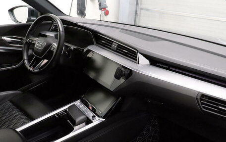 Audi e-tron I, 2020 год, 6 490 000 рублей, 7 фотография