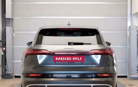 Audi e-tron I, 2020 год, 6 490 000 рублей, 5 фотография
