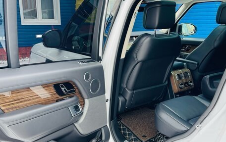 Land Rover Range Rover IV рестайлинг, 2018 год, 11 000 000 рублей, 19 фотография