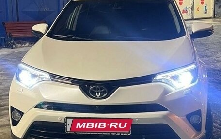 Toyota RAV4, 2017 год, 2 930 000 рублей, 3 фотография