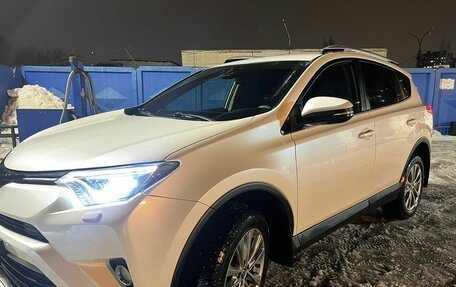 Toyota RAV4, 2017 год, 2 930 000 рублей, 6 фотография