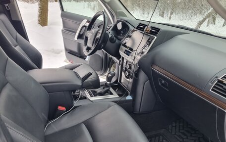 Toyota Land Cruiser Prado 150 рестайлинг 2, 2021 год, 7 300 000 рублей, 22 фотография