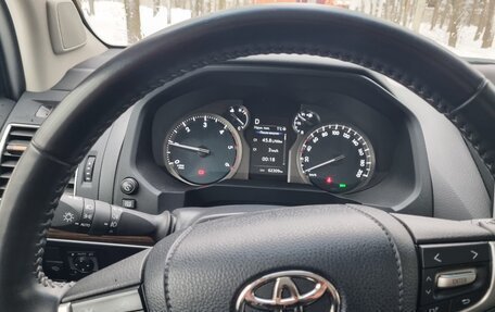 Toyota Land Cruiser Prado 150 рестайлинг 2, 2021 год, 7 300 000 рублей, 28 фотография