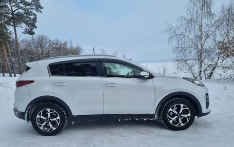 KIA Sportage IV рестайлинг, 2020 год, 2 350 000 рублей, 2 фотография