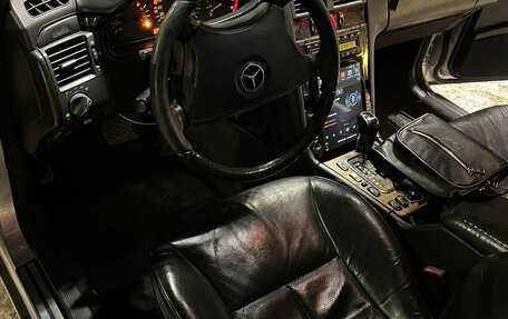Mercedes-Benz E-Класс, 1998 год, 450 000 рублей, 6 фотография