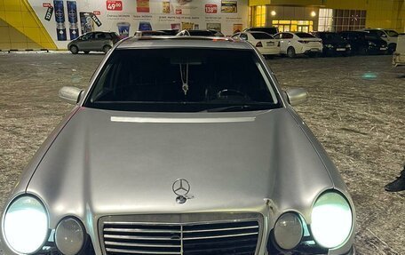 Mercedes-Benz E-Класс, 1998 год, 450 000 рублей, 4 фотография