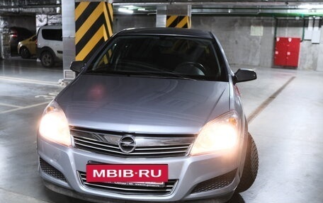 Opel Astra H, 2008 год, 915 000 рублей, 3 фотография