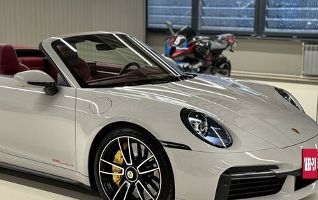 Porsche 911, 2022 год, 40 000 000 рублей, 2 фотография