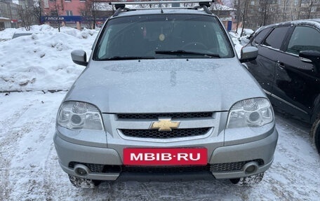 Chevrolet Niva I рестайлинг, 2013 год, 649 000 рублей, 2 фотография