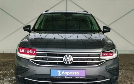 Volkswagen Tiguan II, 2021 год, 2 990 000 рублей, 3 фотография