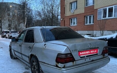 Mercedes-Benz E-Класс, 1995 год, 180 000 рублей, 6 фотография