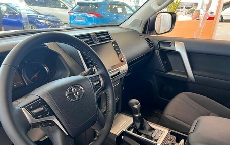 Toyota Land Cruiser Prado 150 рестайлинг 2, 2023 год, 6 500 000 рублей, 7 фотография