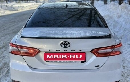 Toyota Camry, 2019 год, 3 390 000 рублей, 6 фотография