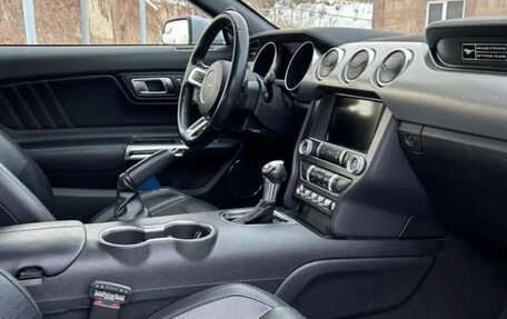Ford Mustang VI рестайлинг, 2019 год, 3 000 000 рублей, 3 фотография