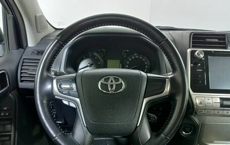Toyota Land Cruiser Prado 150 рестайлинг 2, 2019 год, 5 380 000 рублей, 12 фотография